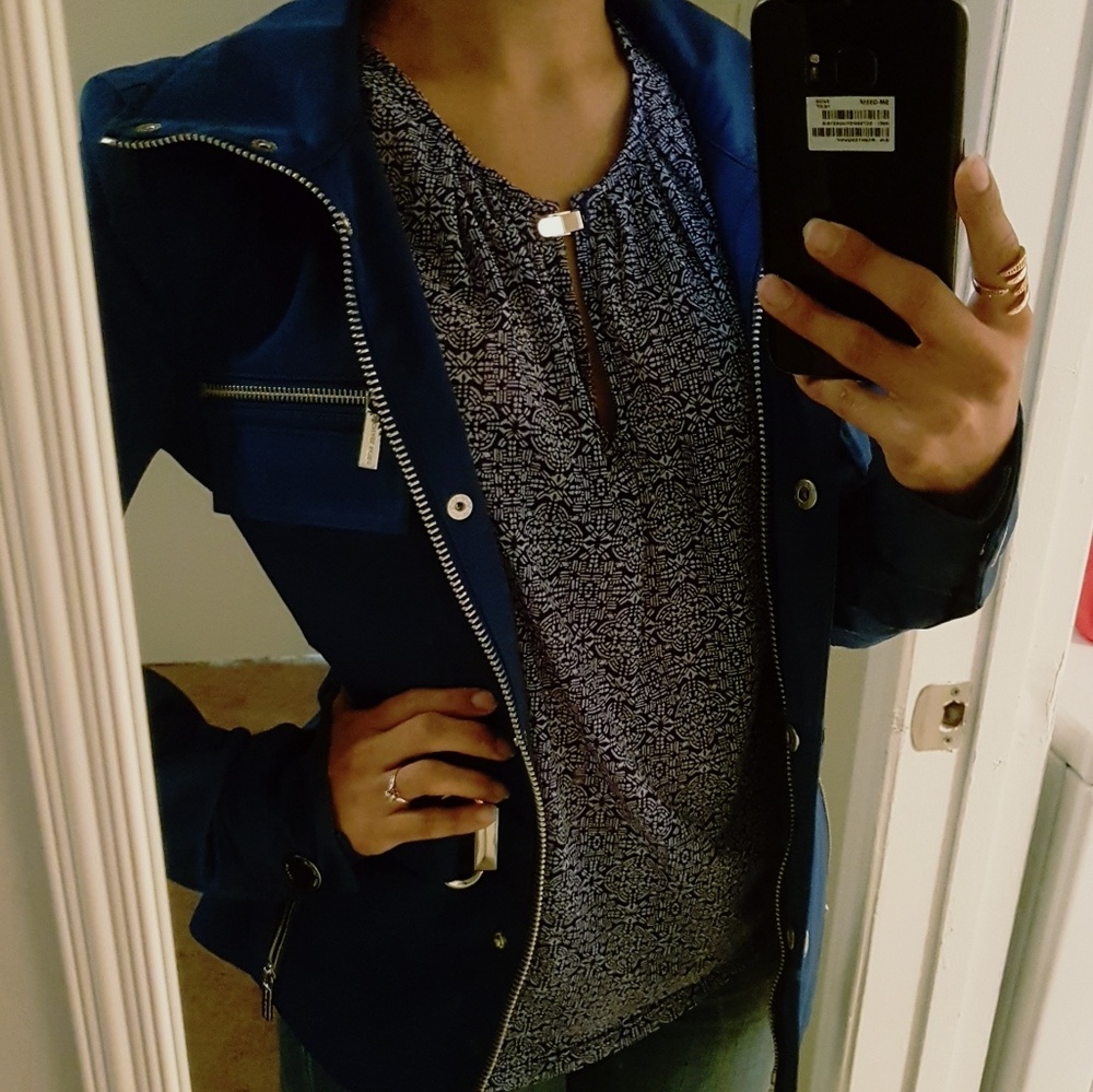 NWOT THE LIMITED blue super lightweight shirt!